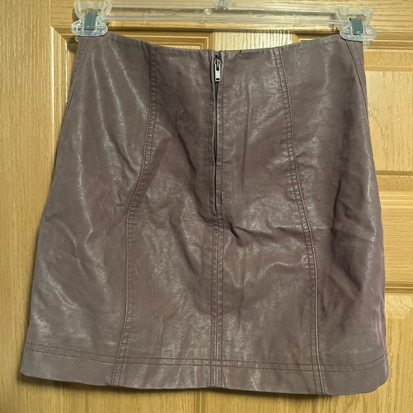 Free People Modern Femme Faux Suede Mini Skirt Taupe Size 0 - Picture 9 of 10